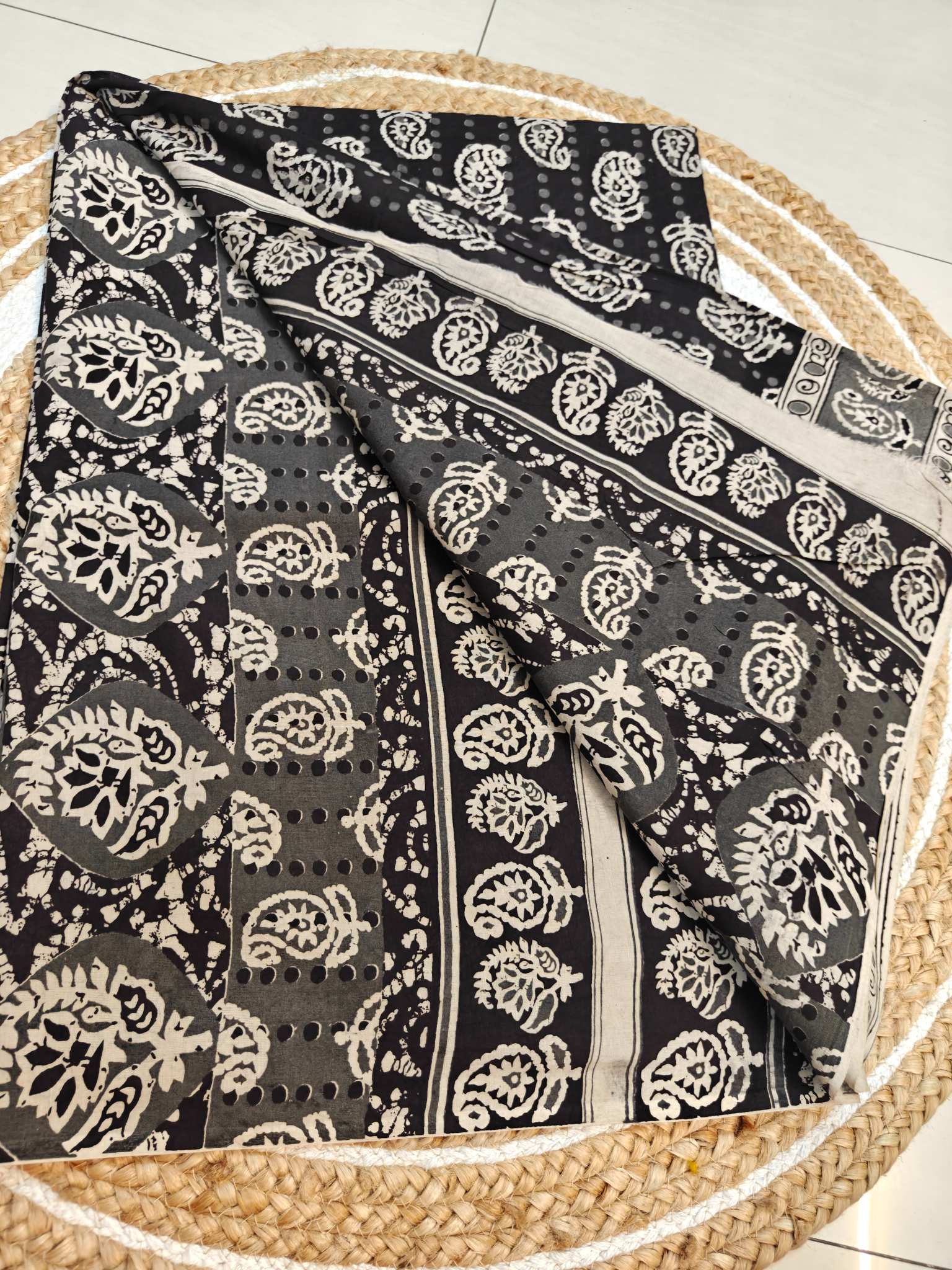 Elegant Black Kalamkari Printed Saree with Beige Border hover